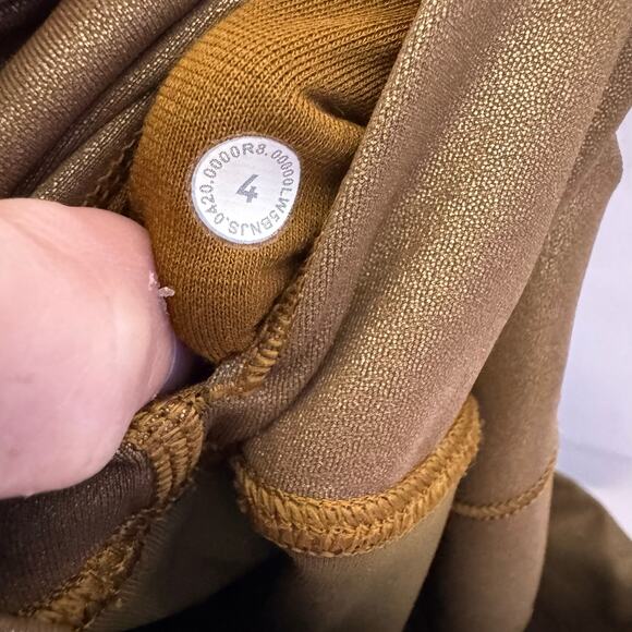 Lululemon High Rise Gold Metallic Leggings Size 4 Shiny Yoga Pants - Picture 6 of 7